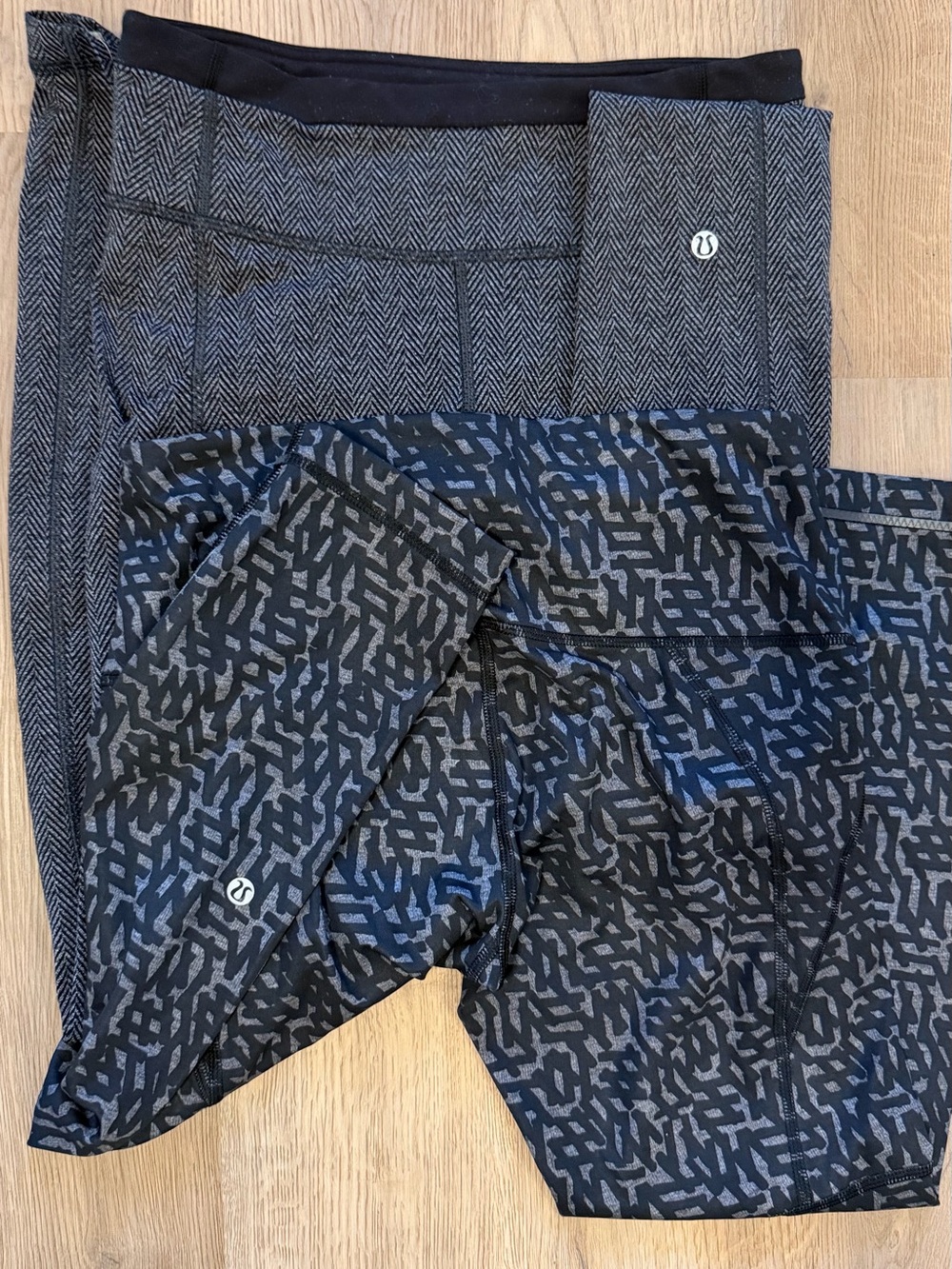 Lululemon Bundle of 2 Crop Leggings Size 6 Black Gray Patterns